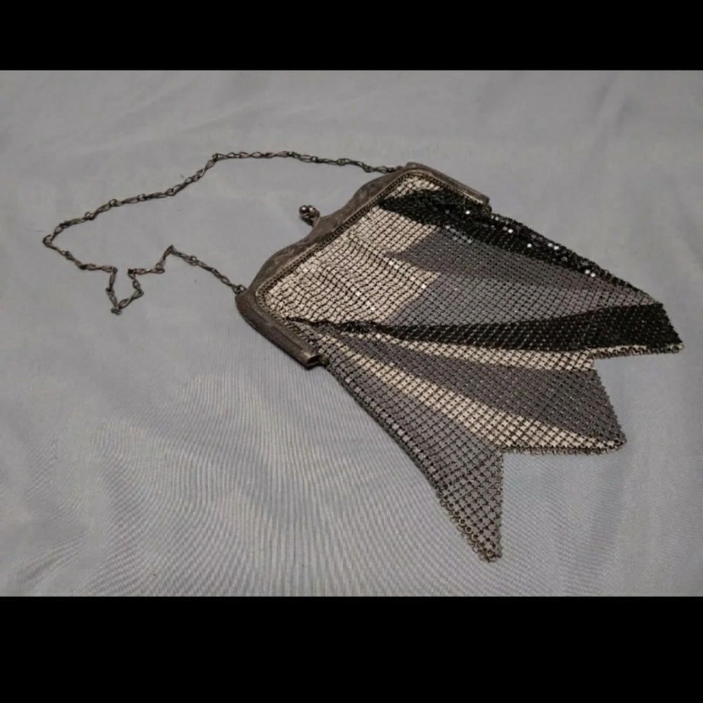 WHITING & DAVIS BLACK SILVER MESH PURSE